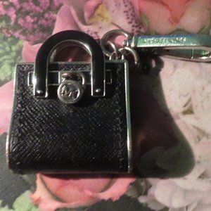 ❤️MICHAEL KORS Black Enamel Leather Purse Keychain FOB Hangtag